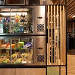 Hotel East Side By Ihg 4*