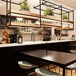 Hotel East Side By Ihg Berlin
