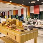 Hotel East Side By Ihg Berlin