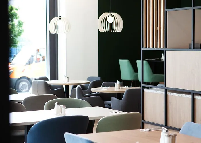 Hotel East Side By Ihg 4*