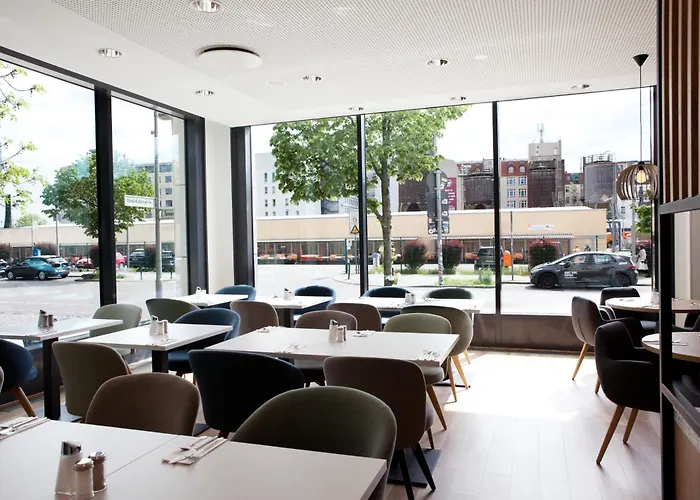 Hotel East Side By Ihg 4*