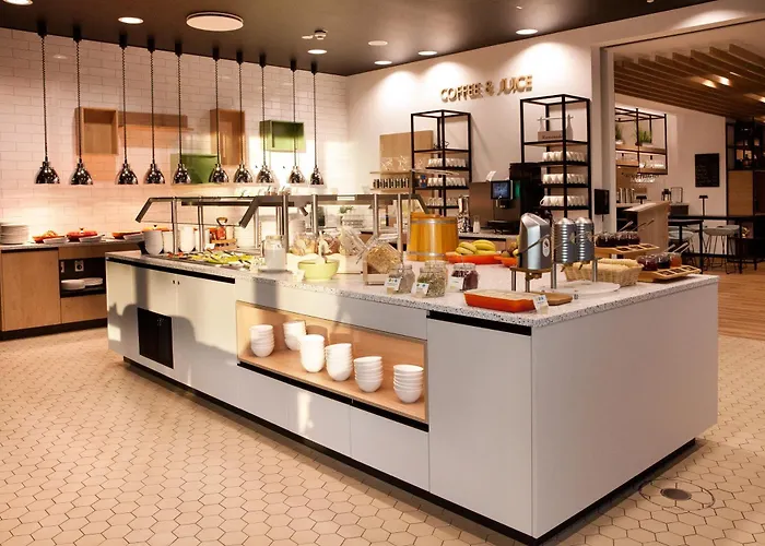 هوليداي إن سيتي إيست سايد