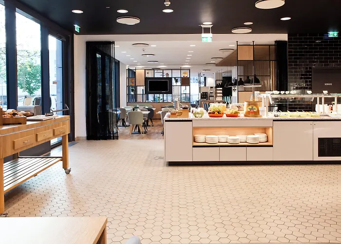 Hotel East Side By Ihg 4*