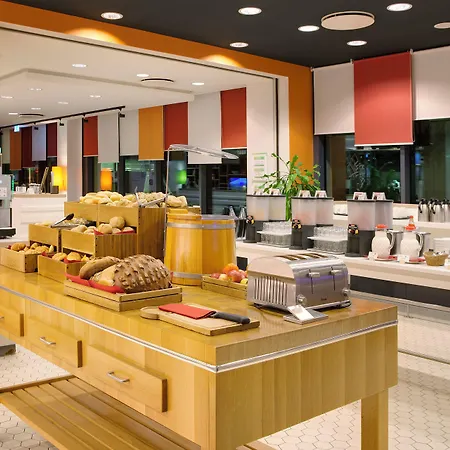 Hotel East Side By Ihg Berlin