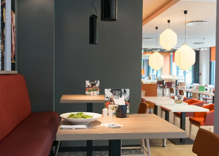 Hotel East Side By Ihg 4*